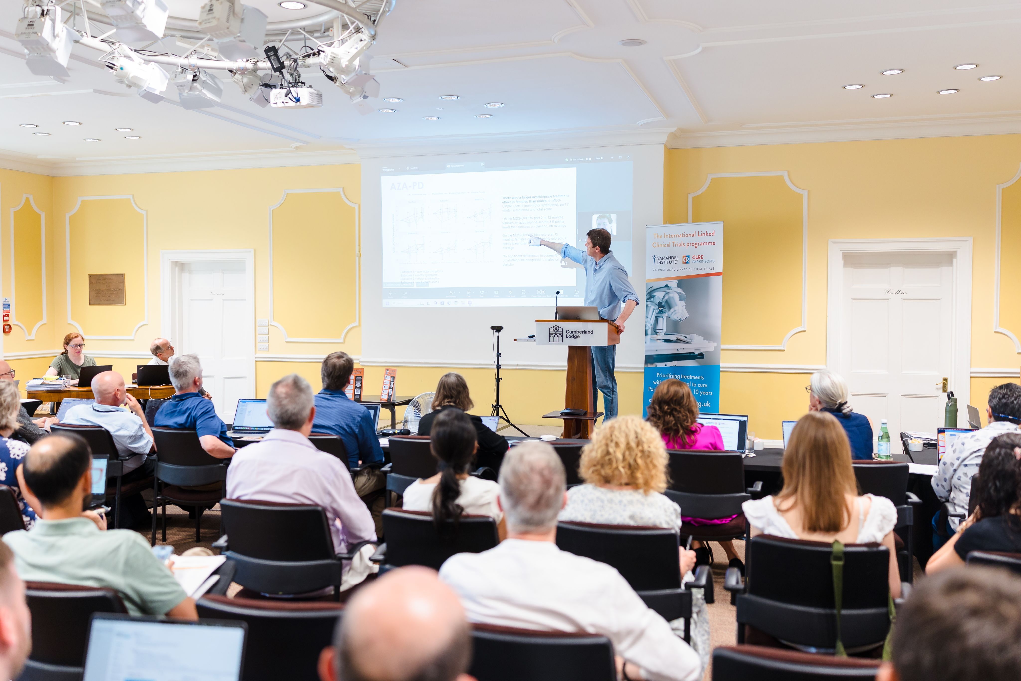 Dr Simon Stott presenting at the annual iLCT committee meeting.